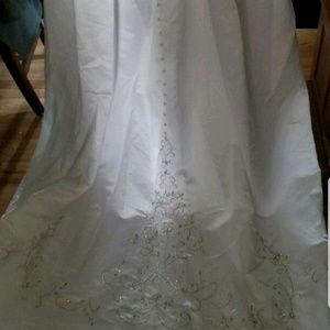 Wedding dress